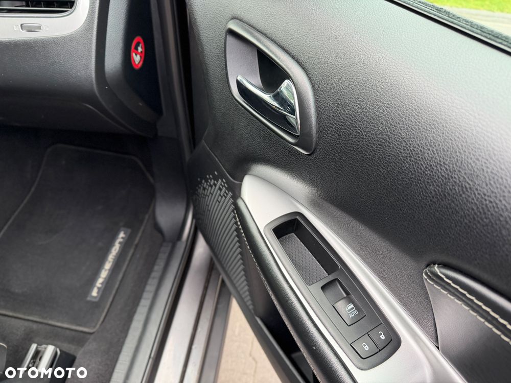 Fiat Freemont 2.0 Multijet 16V DPF Automatik Allrad Black Code - 28