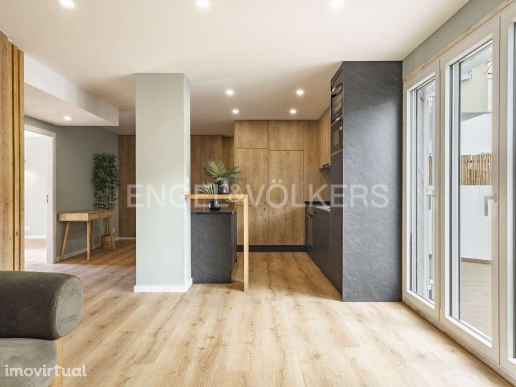 T2 totalmente remodelado com terraço no centro de Oeiras - Grande imagem: 3/30