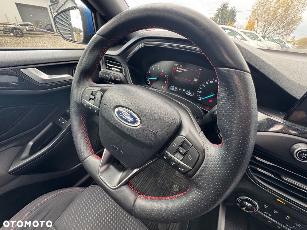 Ford Focus SW 1.0 EcoBoost S&S ST-LINE - 19
