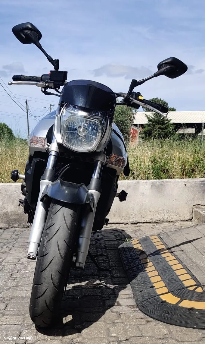 Suzuki GSR 600 - 6