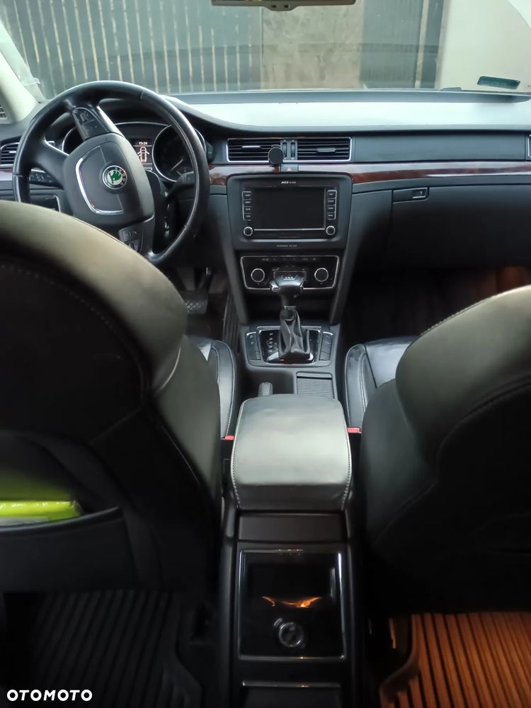 Skoda Superb 2.0 TDI DSG Elegance - 5
