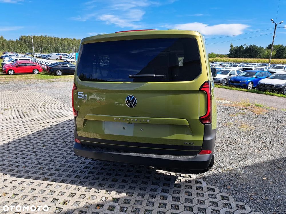 Volkswagen Caravelle - 8