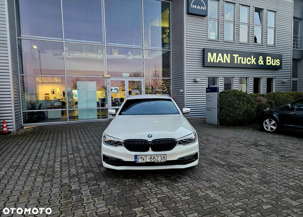 BMW Seria 5 520d xDrive Sport Line - 2