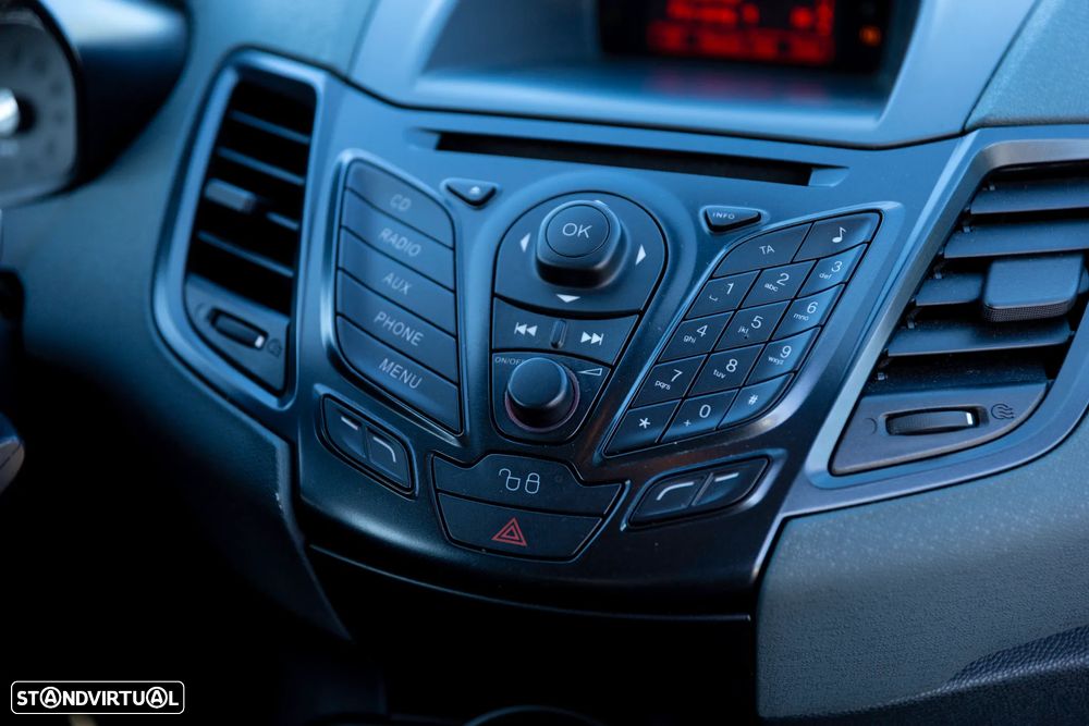 Ford Fiesta 1.4 TDCI Titanium - 17