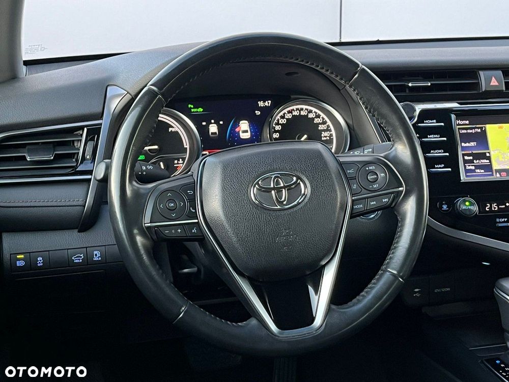 Toyota Camry - 19