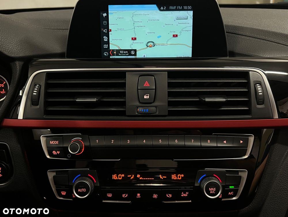 BMW Seria 3 318i Sport Line - 33