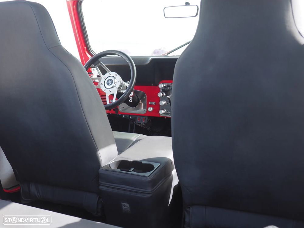 Jeep Wrangler - 5