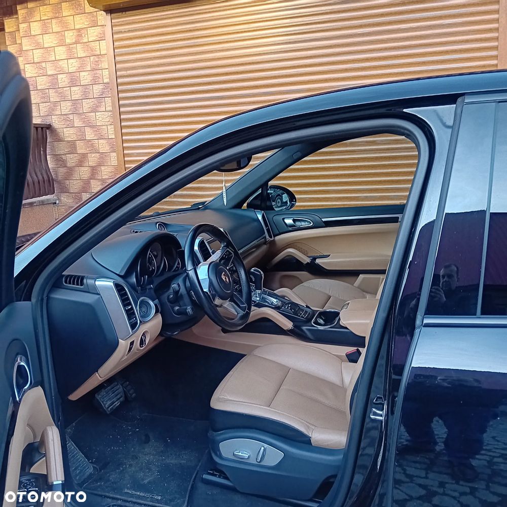 Porsche Cayenne - 9