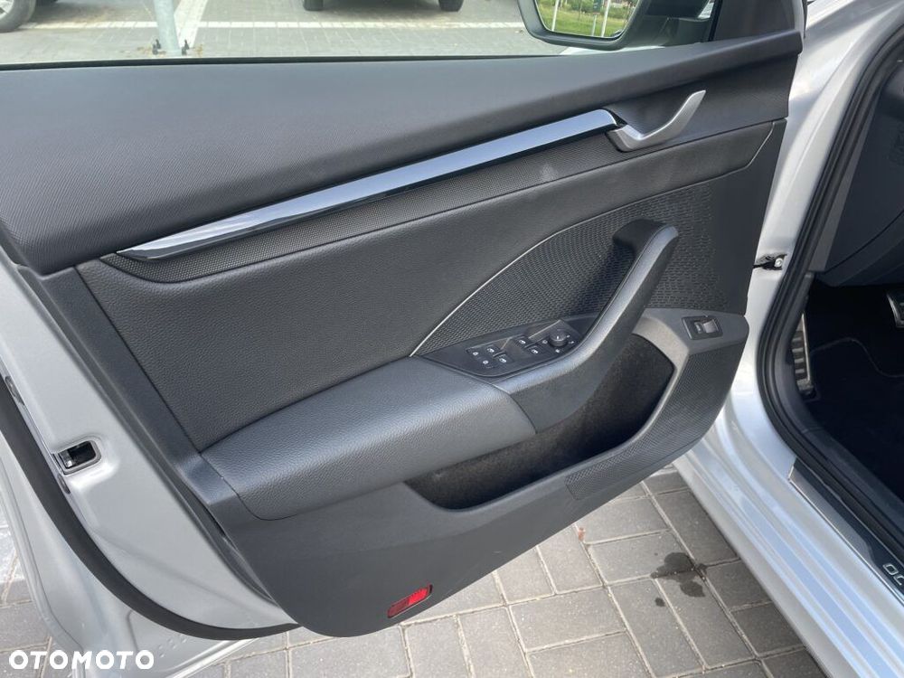 Skoda Octavia 1.5 TSI mHEV Sportline DSG - 24