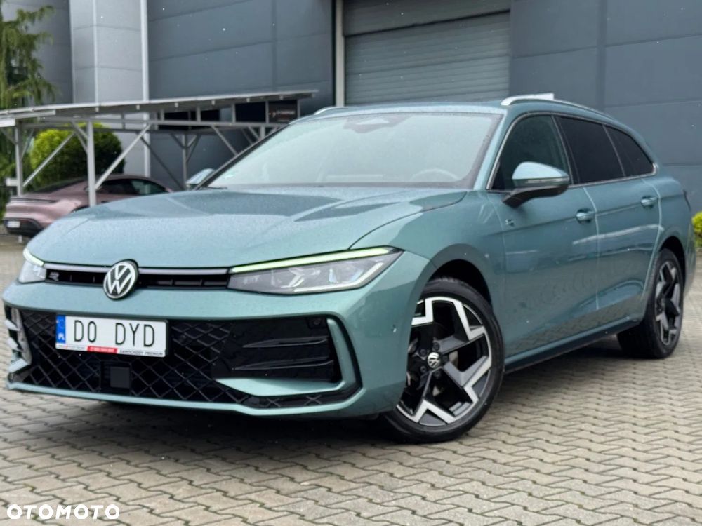 Volkswagen Passat - 1