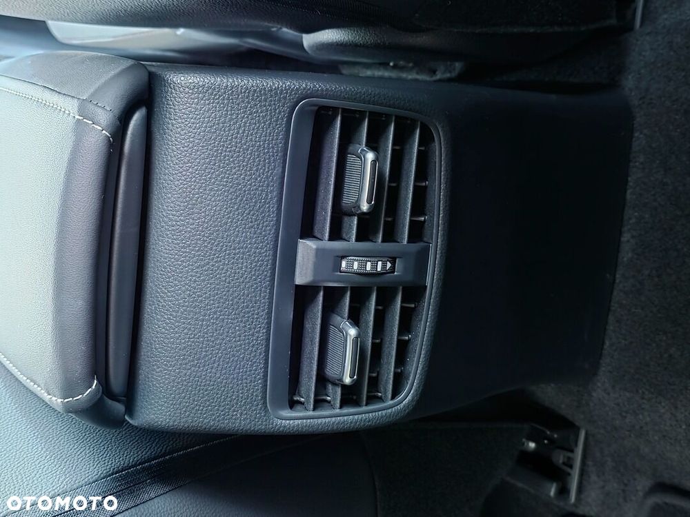 Toyota Corolla 2.0 Hybrid GR Sport Dynamic - 22