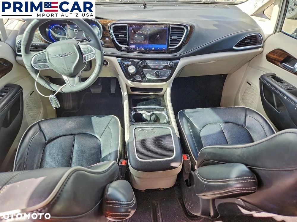 Chrysler Pacifica - 5