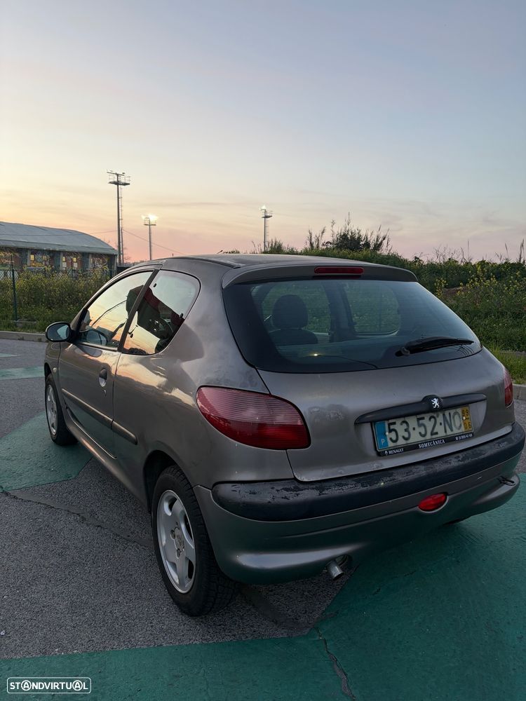 Peugeot 206 1.1 Color Line - 4
