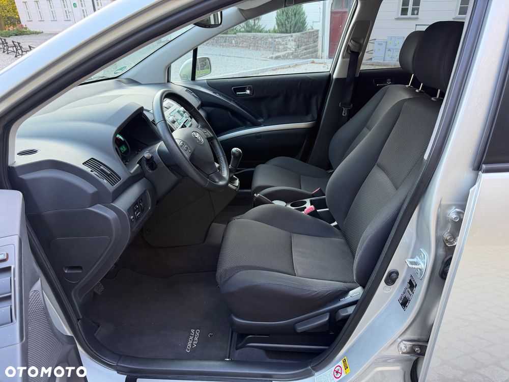 Toyota Corolla Verso 1.8 Sol 7os - 36
