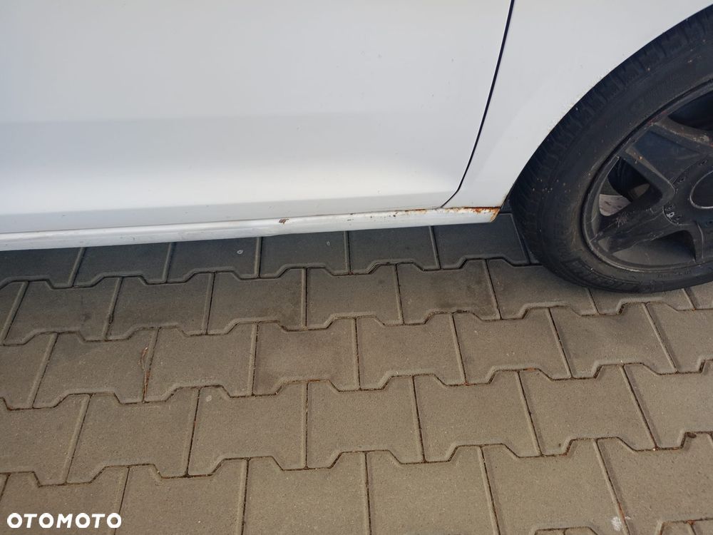 Skoda RAPID 1.2 Ambition - 8