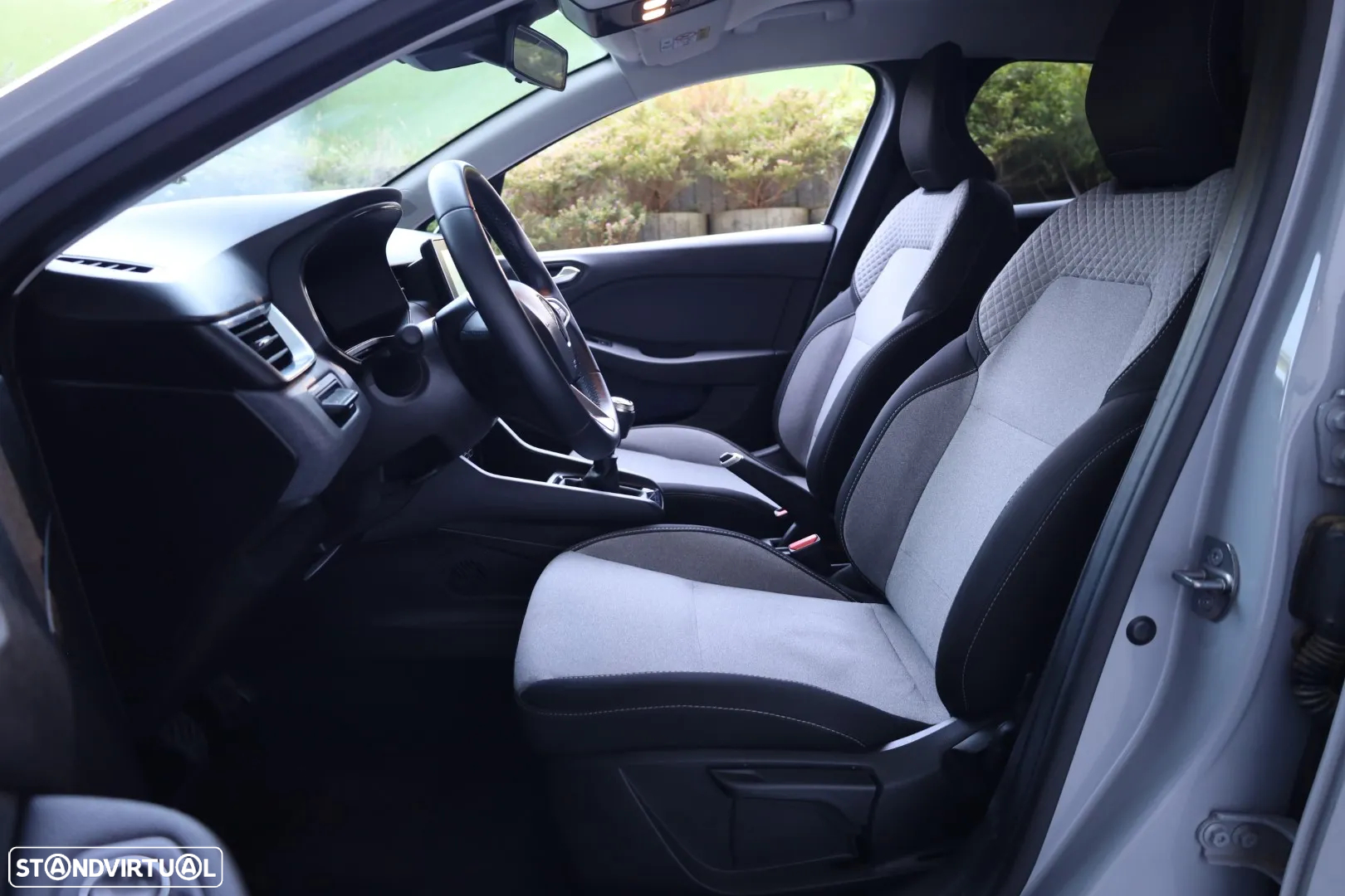 Renault Clio 1.0 TCe Evolution - 36