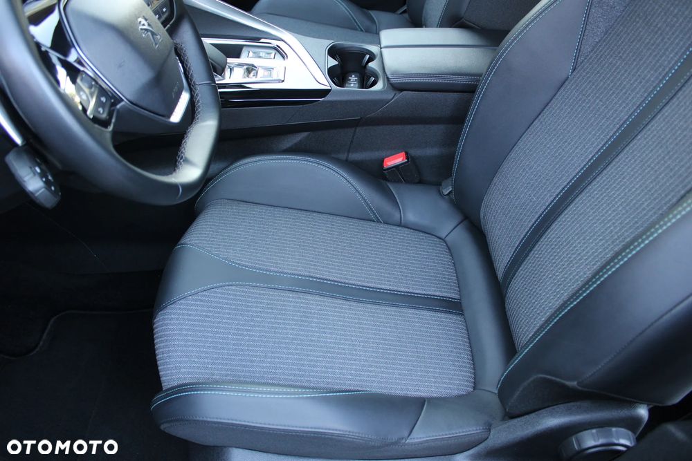 Peugeot 3008 1.6 PureTech HYbrid Allure S&S EAT8 - 25