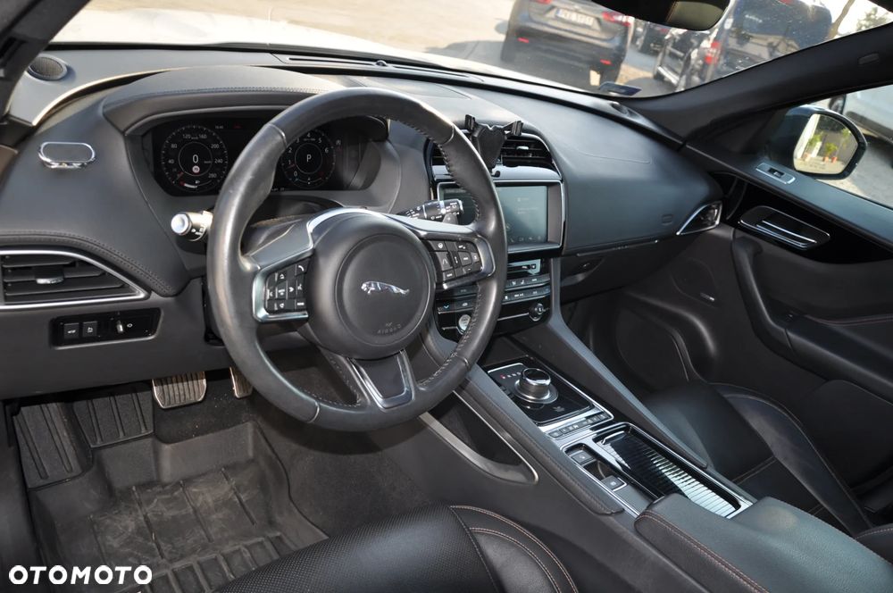 Jaguar F-Pace 2.0 i4P AWD R-Sport - 20