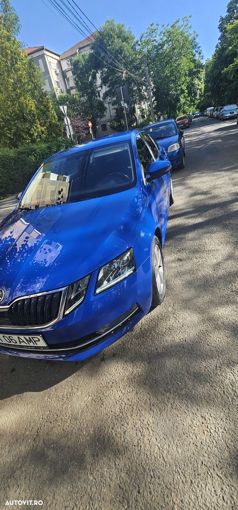 Skoda Octavia 1.6 TDI DSG Style - 3