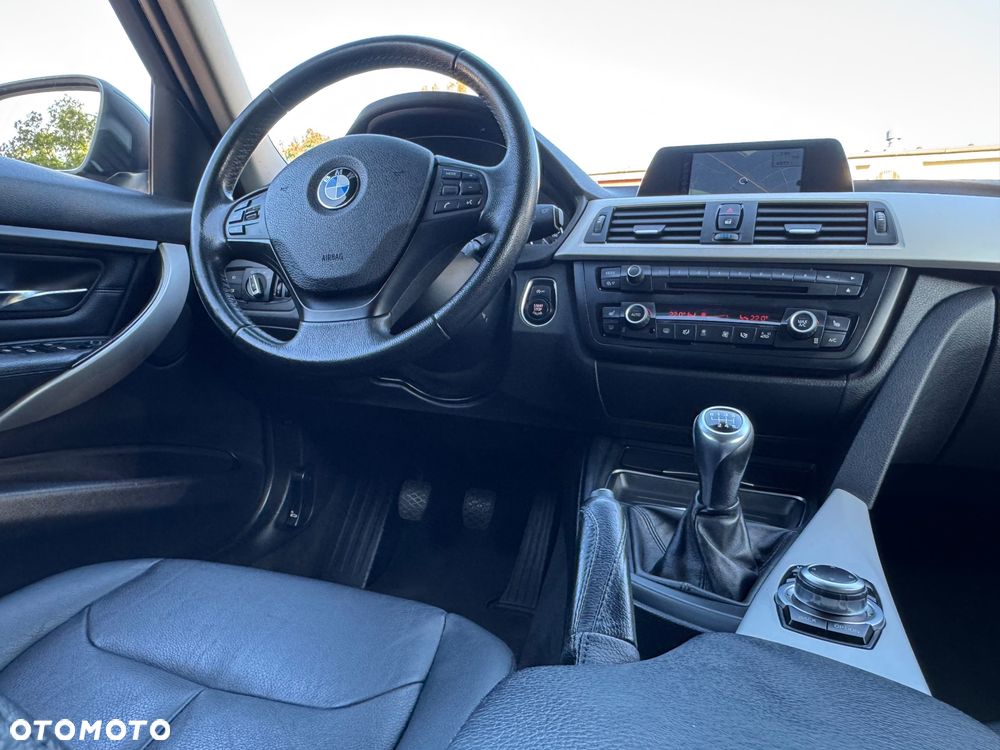 BMW Seria 3 318d Blue Performance - 18