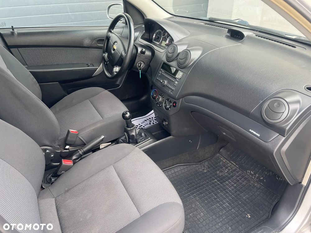 Chevrolet Aveo 1.2 16V LS - 12
