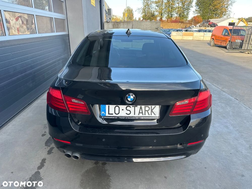 BMW Seria 5 525d xDrive - 5