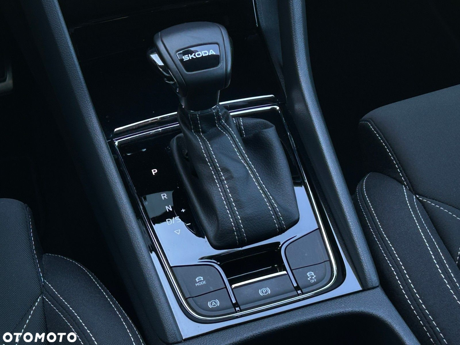 Skoda Karoq 1.5 TSI ACT Sportline DSG - 25