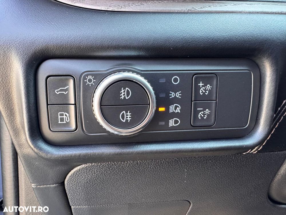 Ford Explorer EcoBoost Plug-in Hybrid PLATINUM - 29