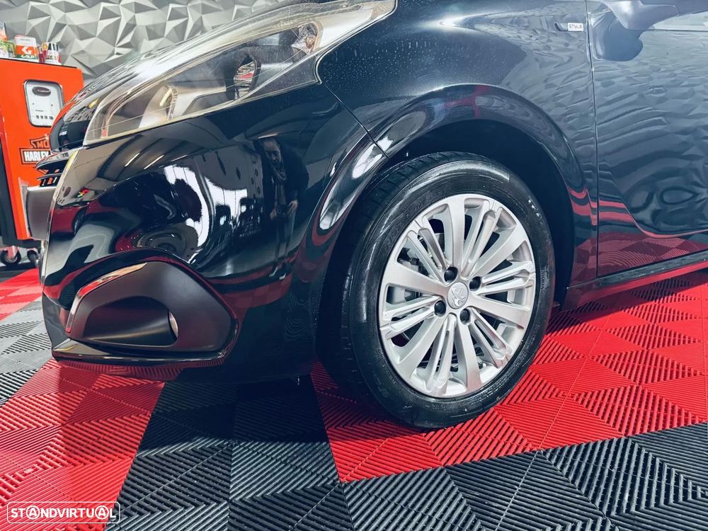 Peugeot 208 1.2 PureTech Style - 11