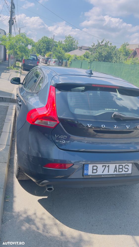 Volvo V40 D2 DRIVe Aut. Kinetic - 3