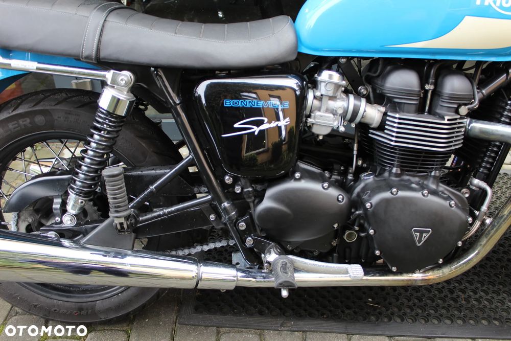 Triumph Bonneville - 11