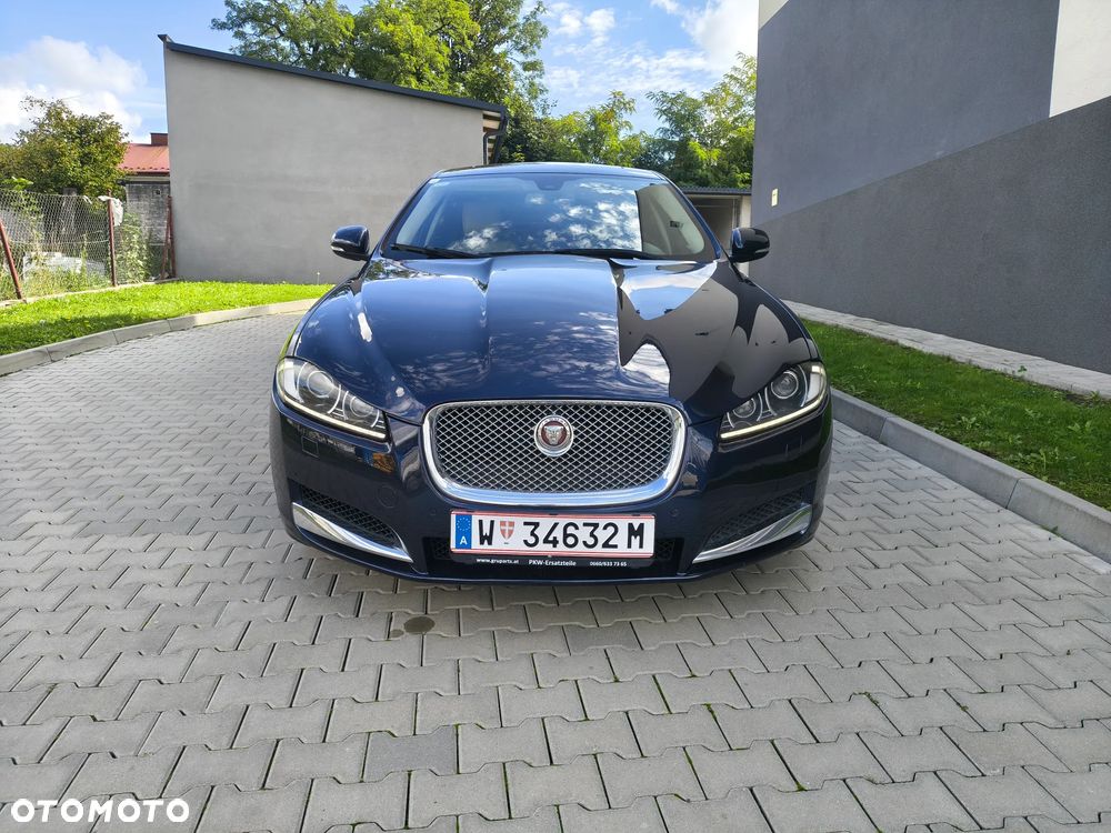 Jaguar XF 3.0 V6 D Luxury - 17