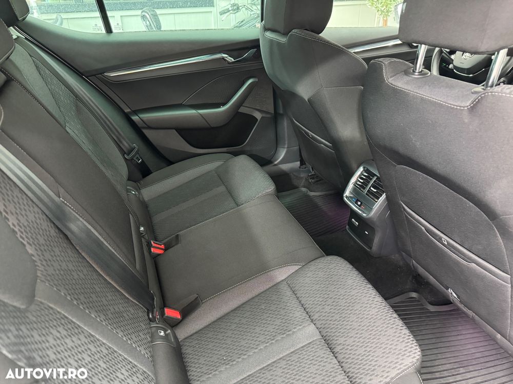 Skoda Octavia 2.0 TDI DSG Style - 14