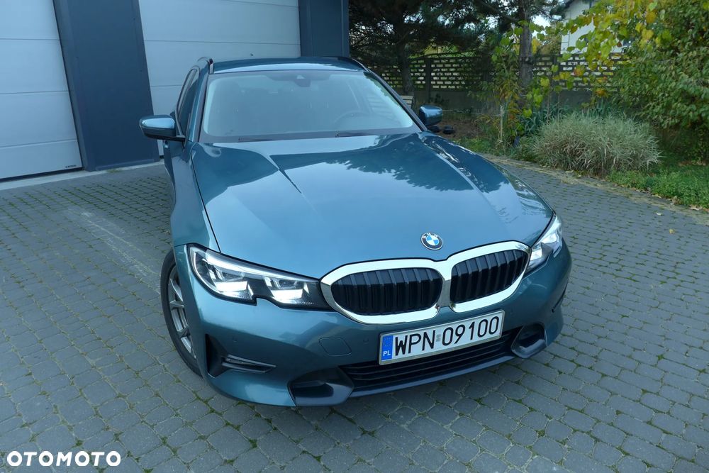 BMW Seria 3 320i Touring - 3