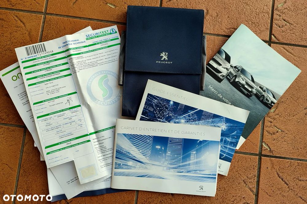 Peugeot 2008 PureTech 110 GPF Stop&Start EAT6 Allure - 40