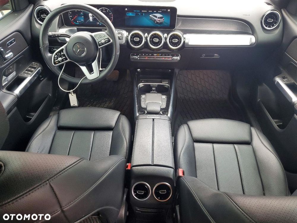 Mercedes-Benz GLB - 10