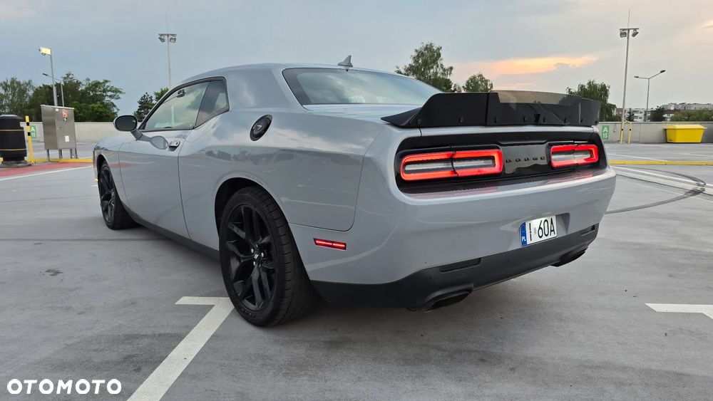 Dodge Challenger 5.7 R/T - 8