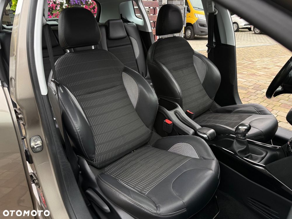 Peugeot 2008 1.2 Pure Tech Allure S&S - 15