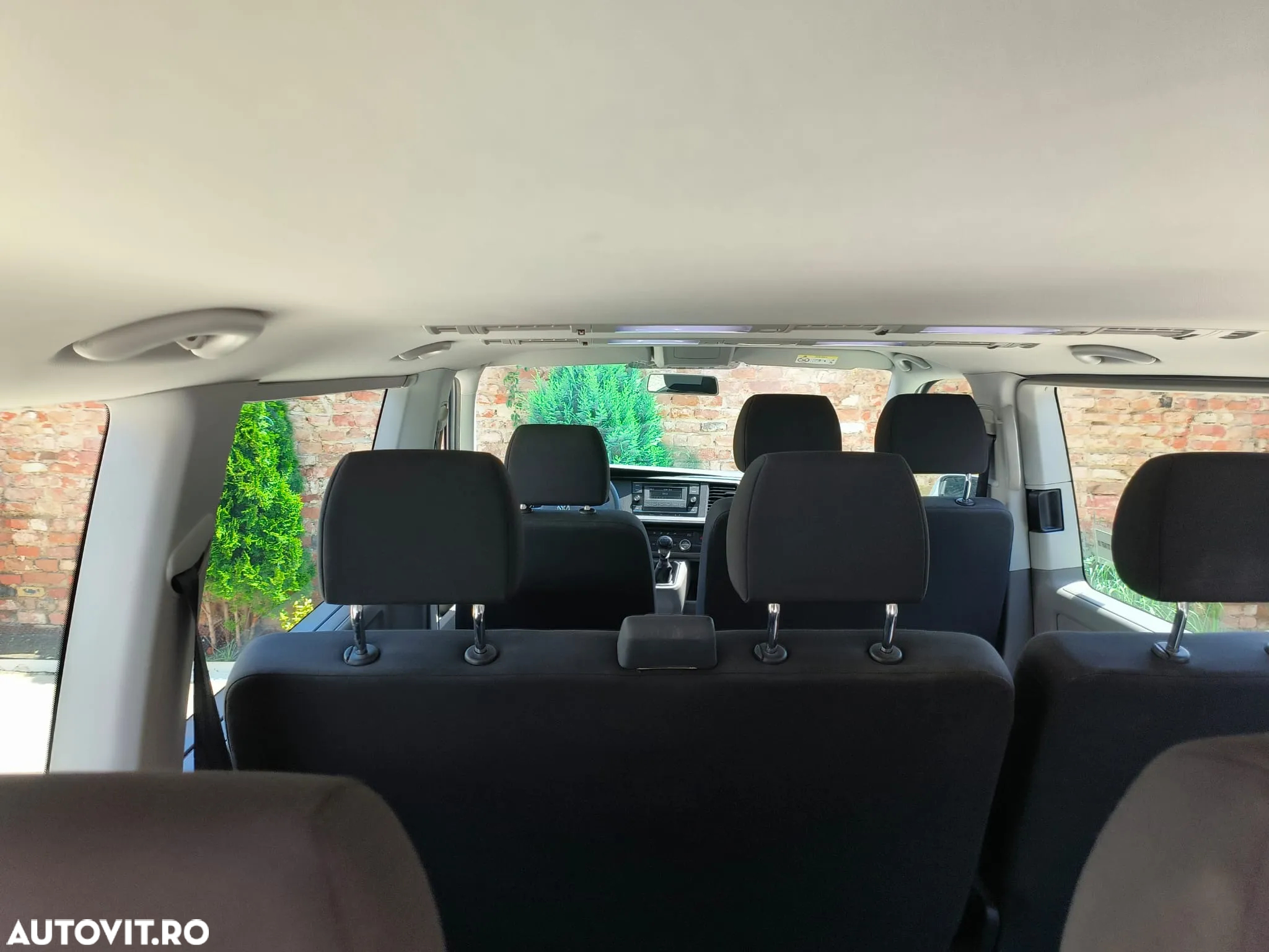Volkswagen Caravelle T6.1 2.0 TDI 81 kW LR Comfortline - 17