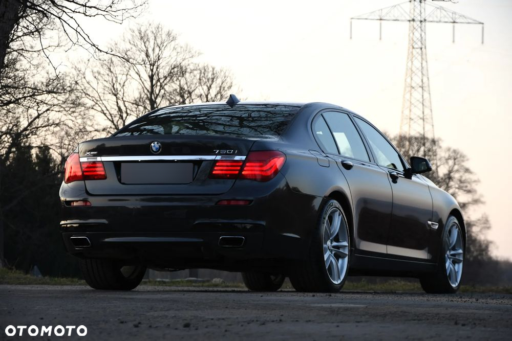 BMW Seria 7 750i xDrive Edition Exclusive - 18