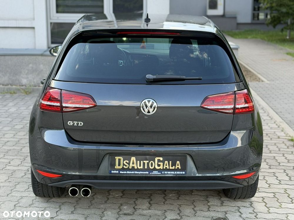 Volkswagen Golf - 11