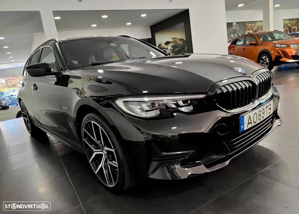 BMW 320 e Line Sport Auto — fotografia 4