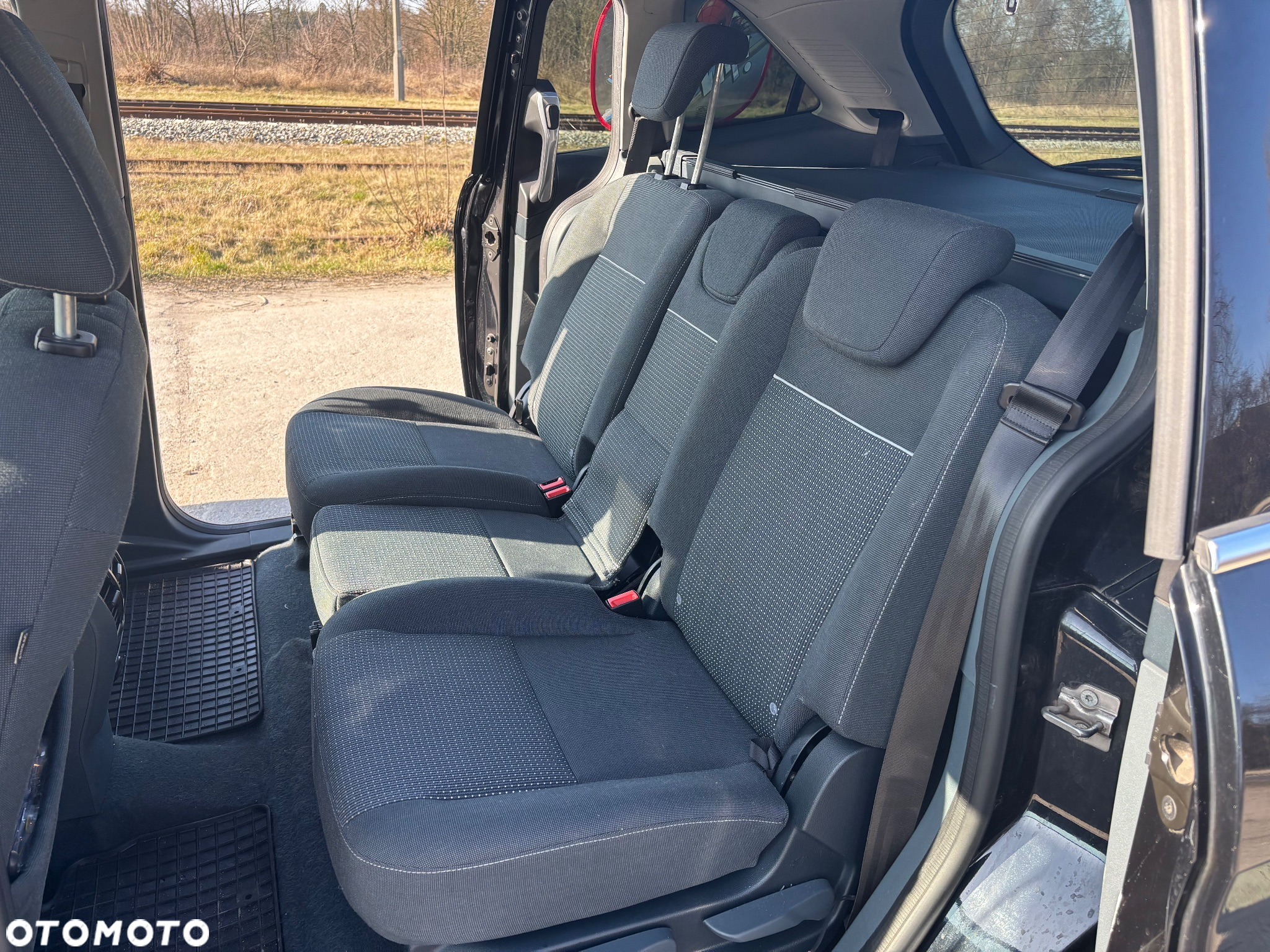 Ford Grand C-MAX - 8