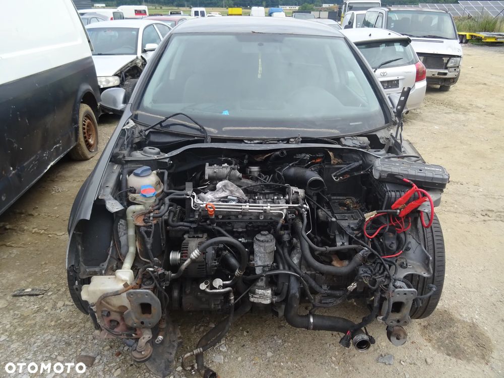 VW Golf 5 2006 na części zderzak maska drzwi klapa błotnik - 1