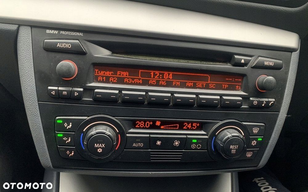 RADIOODTWARZACZ PŁYT CD BMW E87 PRZEDLIFT - 1