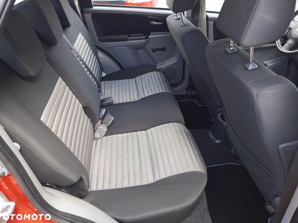 Suzuki SX4 1.6 Premium - 17