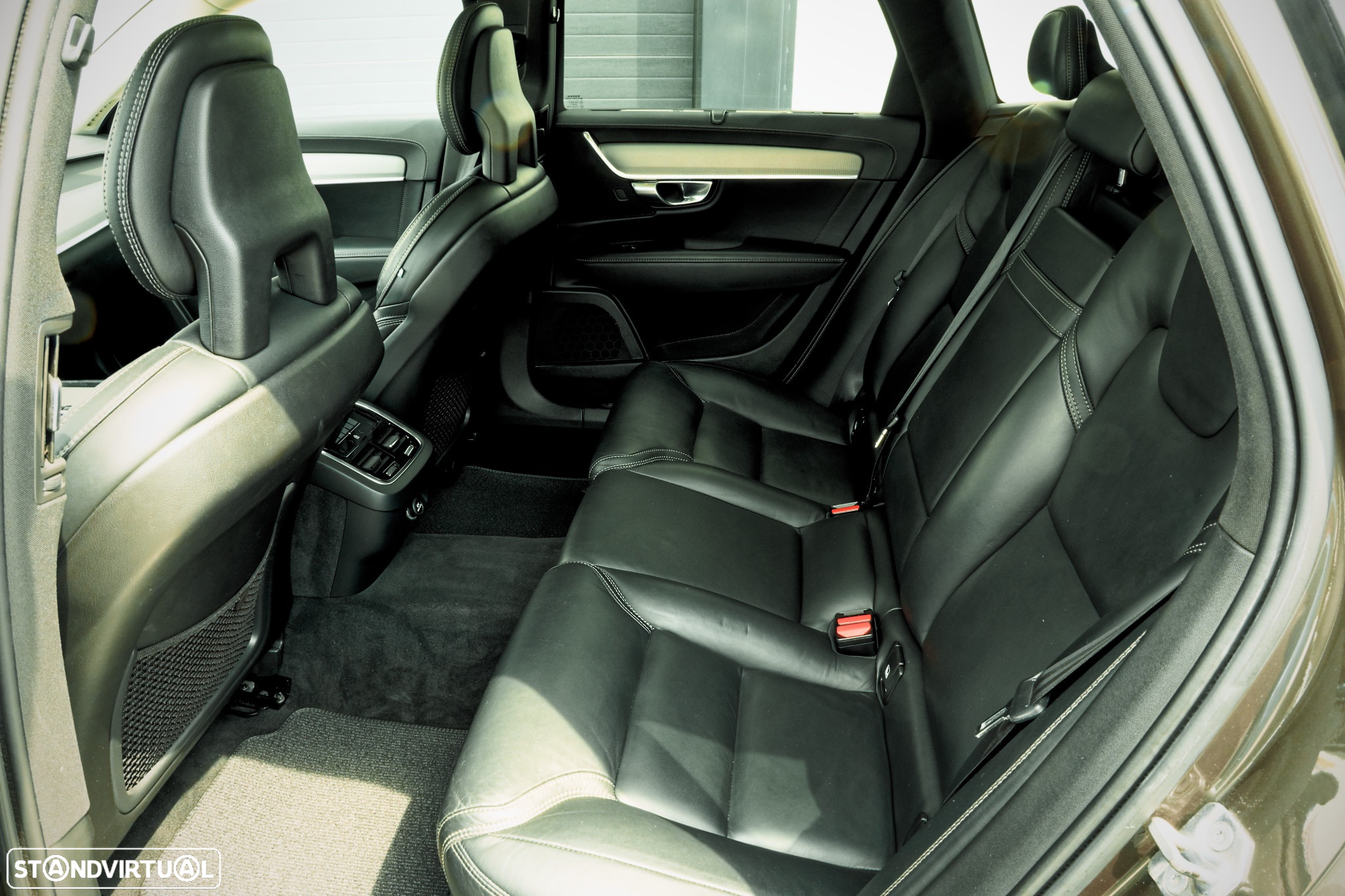 Volvo V90 Cross Country 2.0 D5 Pro AWD Geartronic - 24