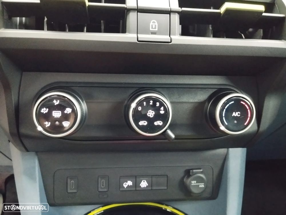 Fiat Grande Panda 1.2 Hybrid Icon eDCT - 25