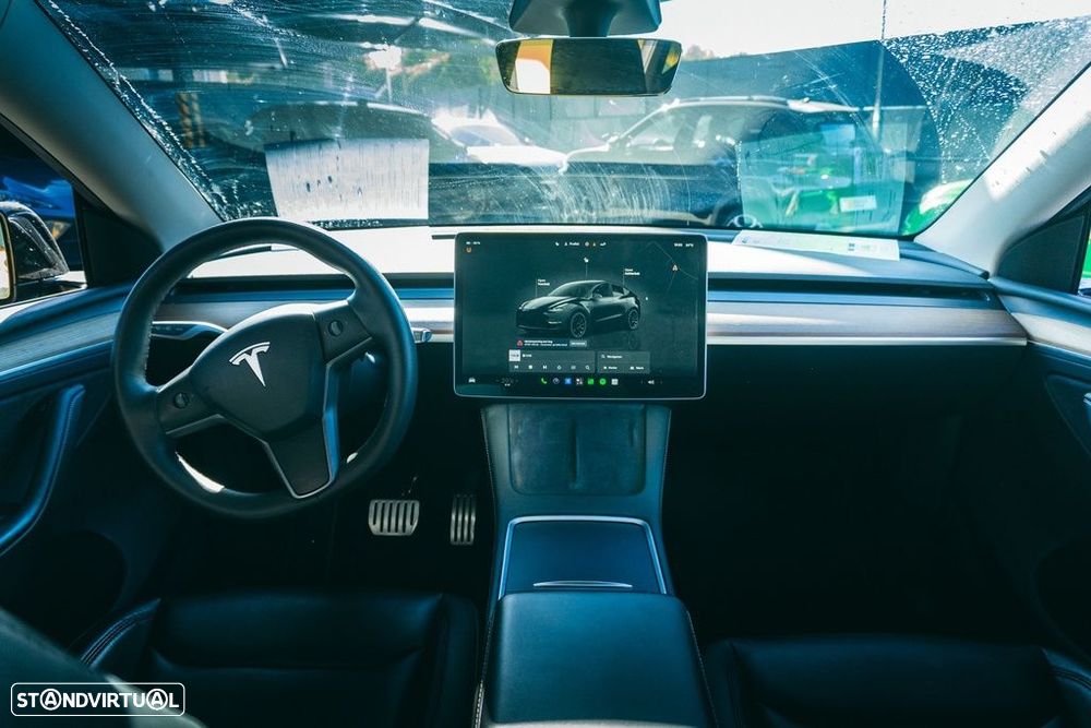 Tesla Model Y Performance Dual Motor AWD - 12