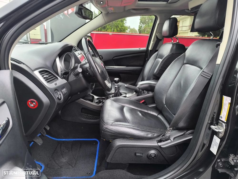 Fiat Freemont 2.0 M-Jet Urban - 24